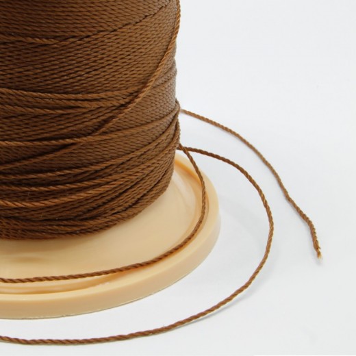 HILO PARA ENFILAR GUTERMAN MARRON OSCURO 650