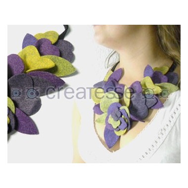 COLLAR FIELTRO FLORES LILAS, MORADAS Y VERDES